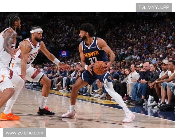 布克空砍31分约基奇三双掘金轻松战胜太阳迎来赛季首胜 布克空砍31分约基奇三双掘金轻松战胜太阳迎来赛季首胜