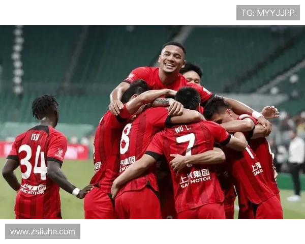 中超上海海港延续强势表现稳居积分榜榜首继续领跑争冠之路 中超上海海港延续强势表现稳居积分榜榜首继续领跑争冠之路